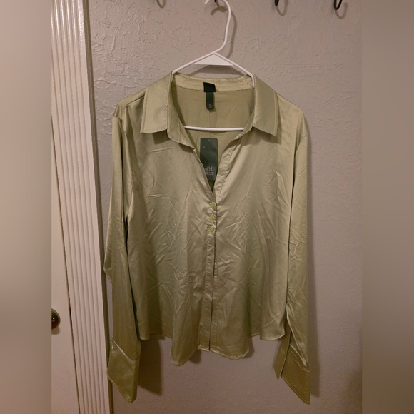 Women's Bell Long Sleeves Button Down Shiny Sage Gree Top Wild Fable XXL - Picture 5 of 14